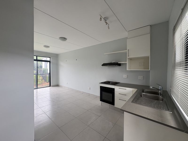 COSY ONE-BEDROOM APARTMENT - Photo 2