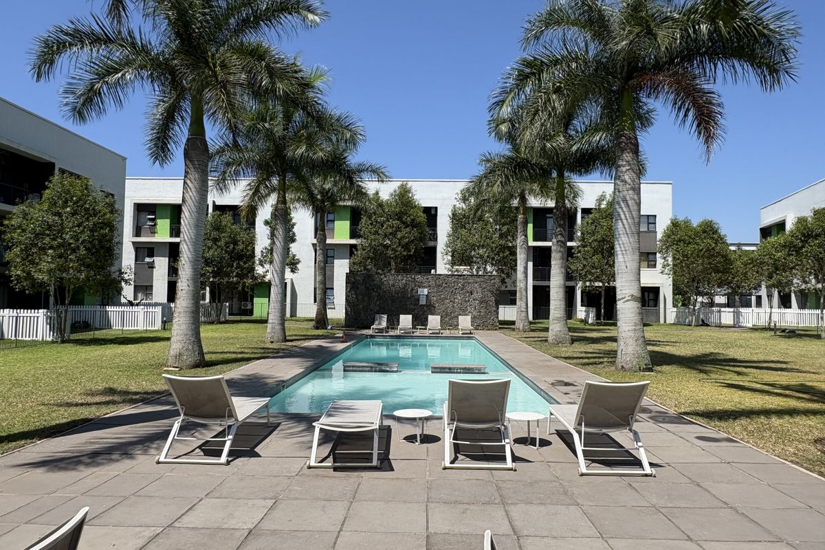 ONE-BEDROOM APARTMENT FOR SALE. - Photo 3