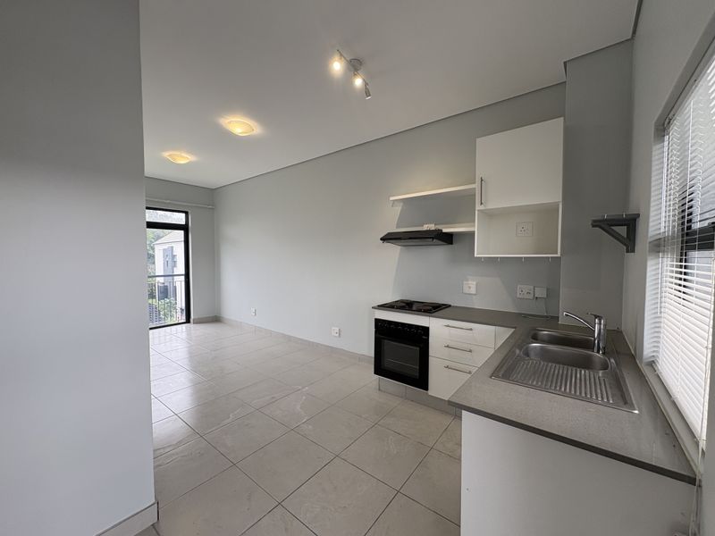 ONE-BEDROOM APARTMENT UP FOR GRABS-CALLING ALL INESTORS. - Photo 2