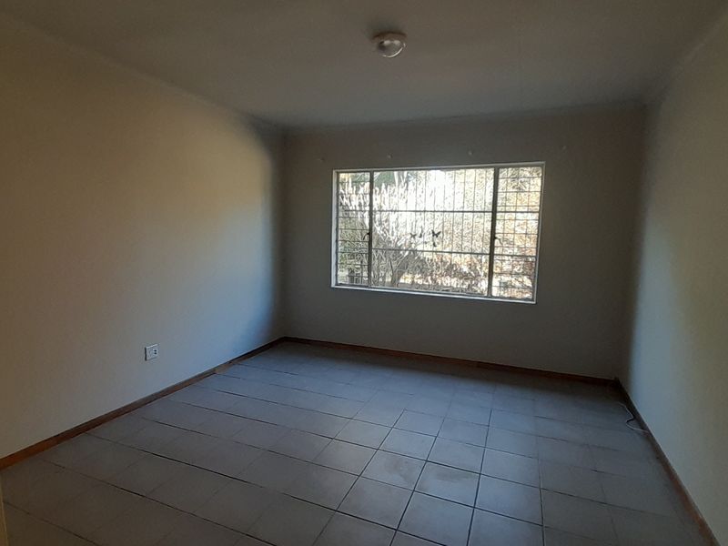 Smart buy with great potential - Photo 5
