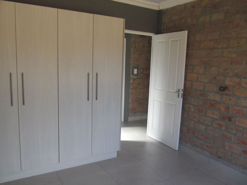 Move-In Ready Masterpiece with Breathtaking Langeberg Views In Albertinia - Photo 7