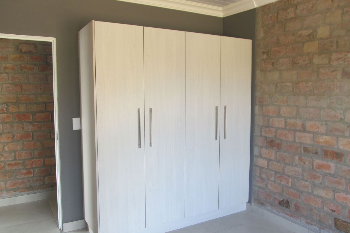 Move-In Ready Masterpiece with Breathtaking Langeberg Views In Albertinia - Photo 5