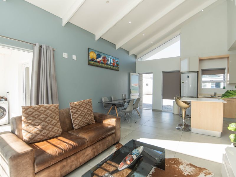 2 BED 1 BATH WITH GARAGE FOR SALE - Photo 3