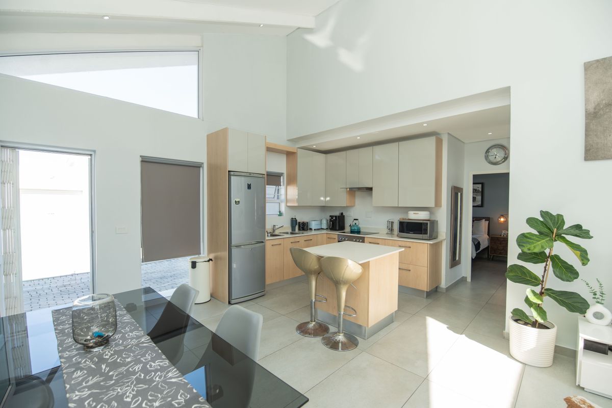 2 BED 1 BATH WITH GARAGE FOR SALE - Photo 4