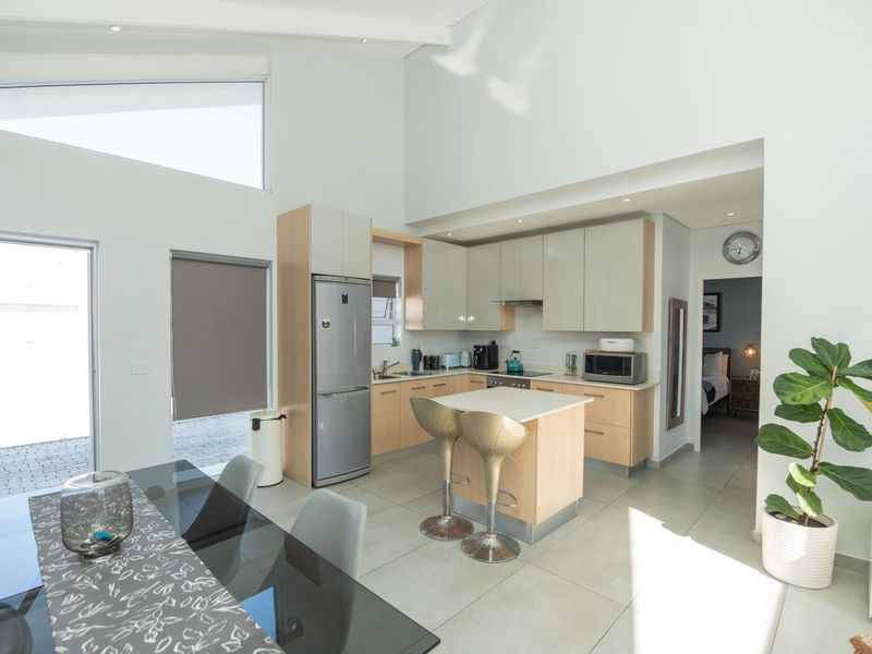 2 BED 1 BATH WITH GARAGE FOR SALE - Photo 4