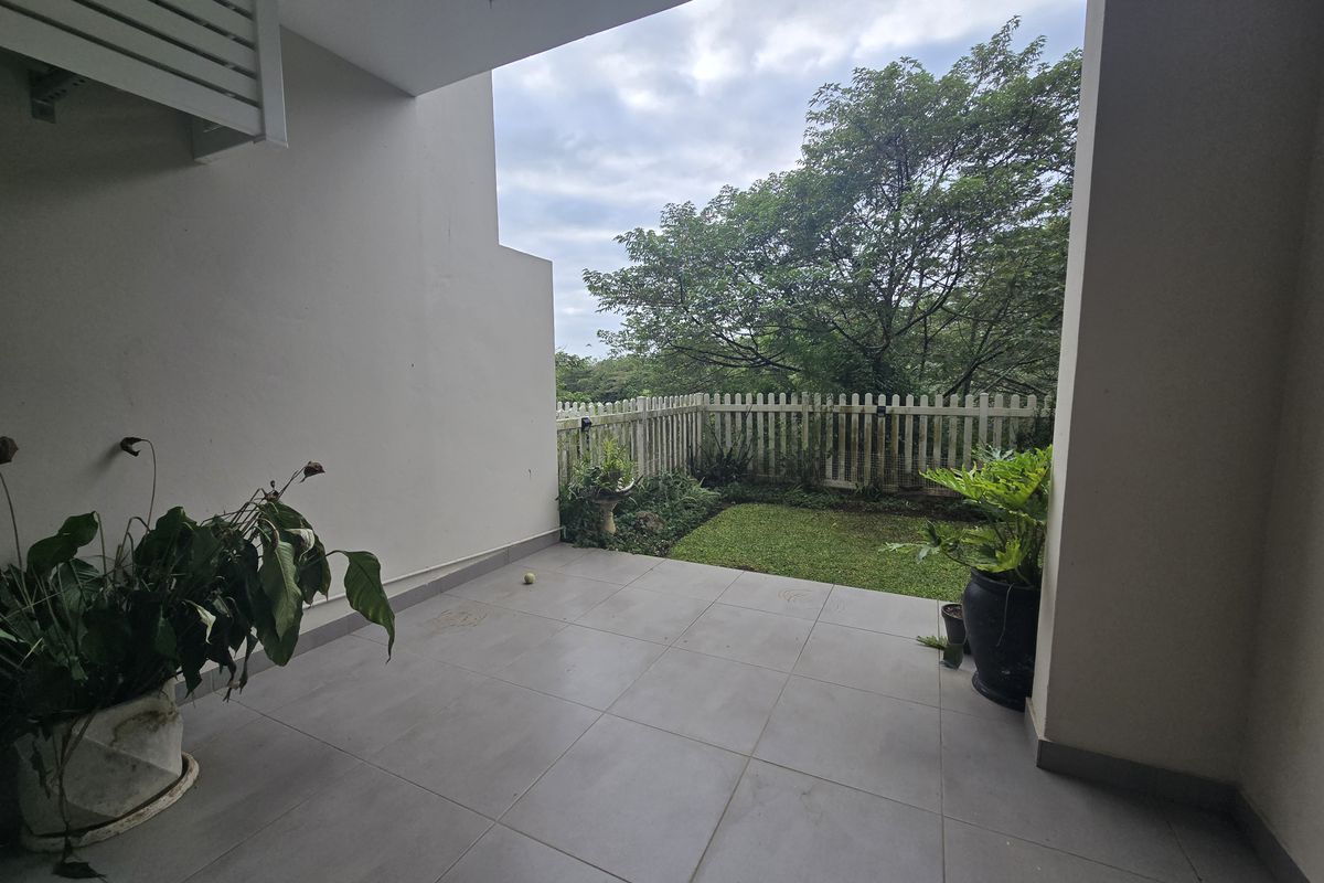 Apartment for RENT in the sought after estate Manor Estate - Photo 2