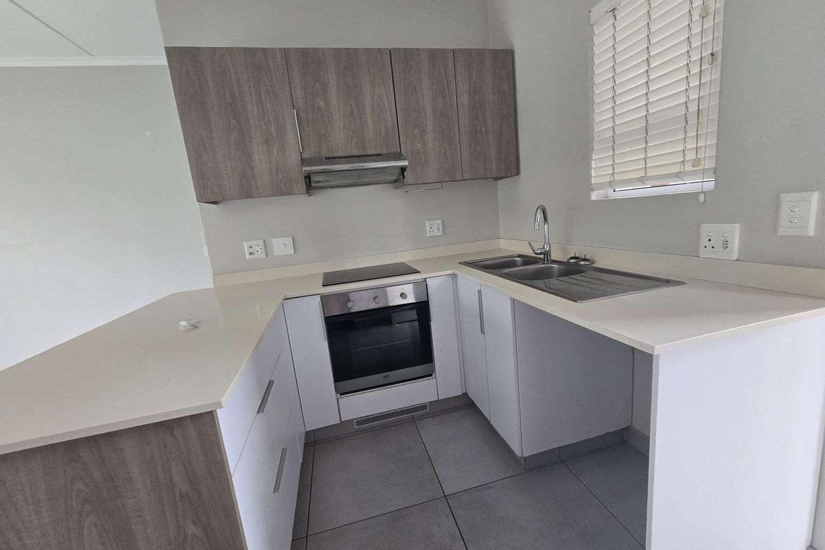 Apartment for RENT in the sought after estate Manor Estate - Photo 3