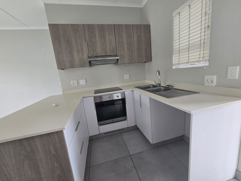 Apartment for RENT in the sought after estate Manor Estate - Photo 3