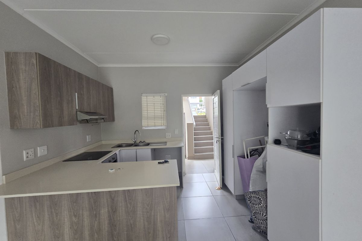 Apartment for RENT in the sought after estate Manor Estate - Photo 4