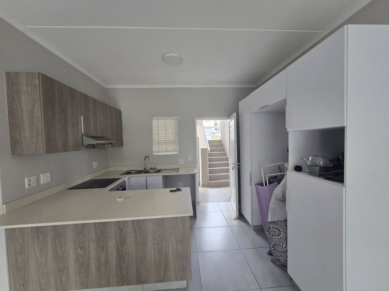 Apartment for RENT in the sought after estate Manor Estate - Photo 4