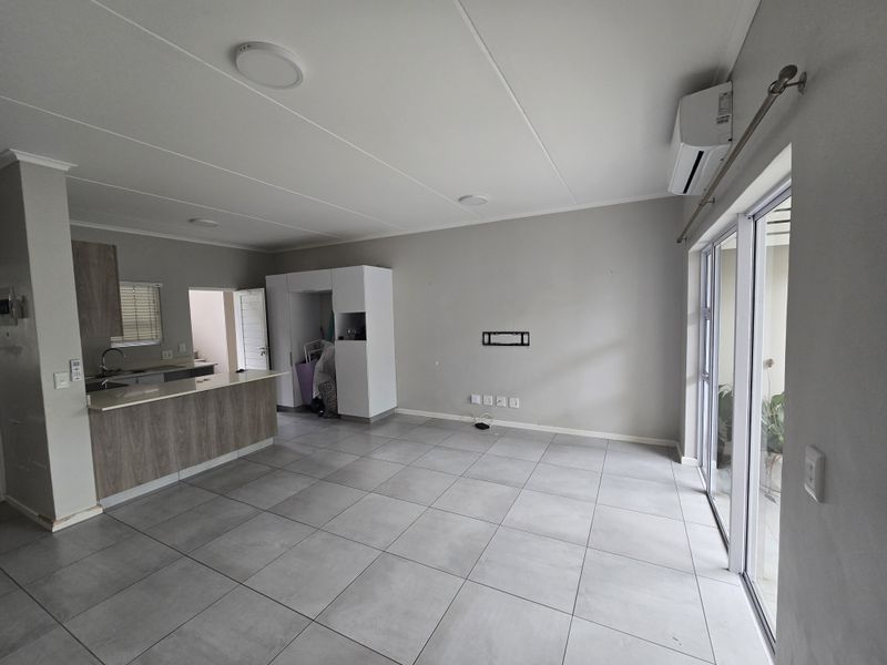 Apartment for RENT in the sought after estate Manor Estate - Photo 5