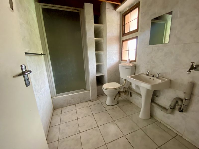 1 Bedroom Loft Apartment to Let in White River - Photo 7