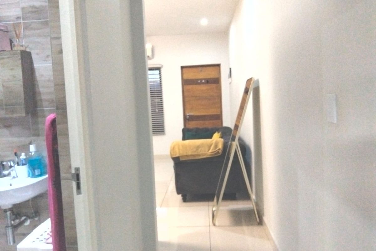 Cosy 1 bed apartment in Umhlanga - Photo 4