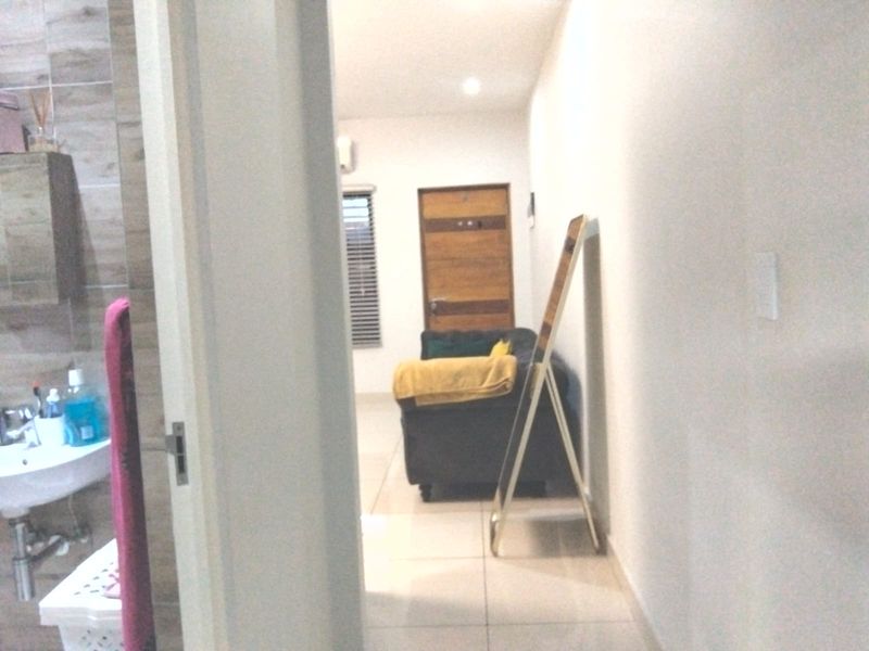 Cosy 1 bed apartment in Umhlanga - Photo 4