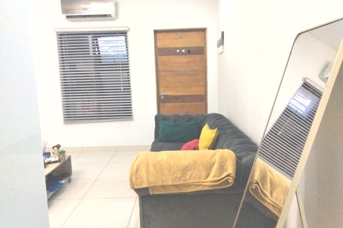 Cosy 1 bed apartment in Umhlanga - Photo 3