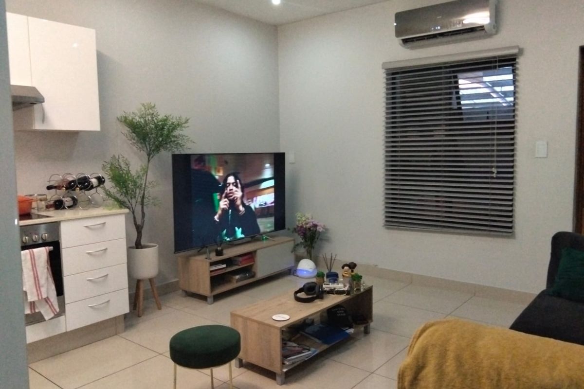 Cosy 1 bed apartment in Umhlanga - Photo 2
