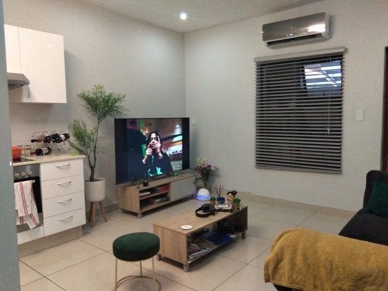 Cosy 1 bed apartment in Umhlanga - Photo 2