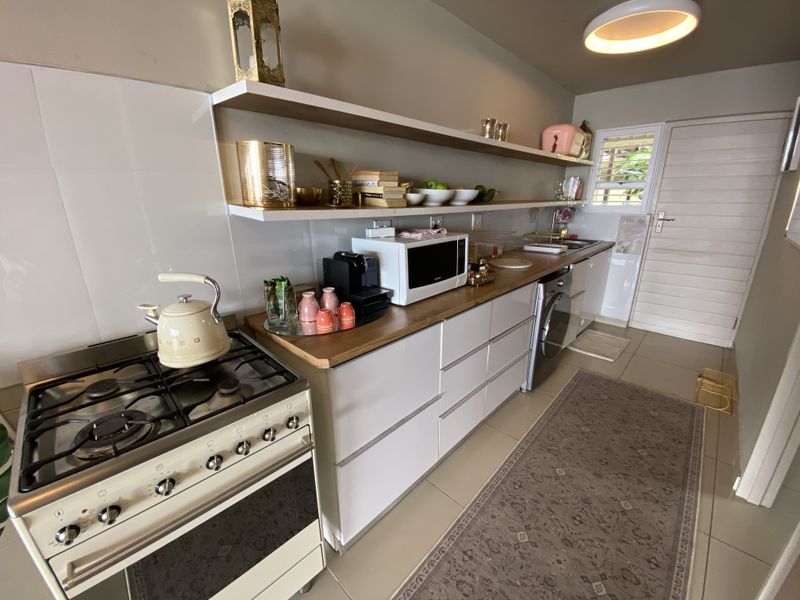 Beachfront apartment on North Beach Road - Photo 5