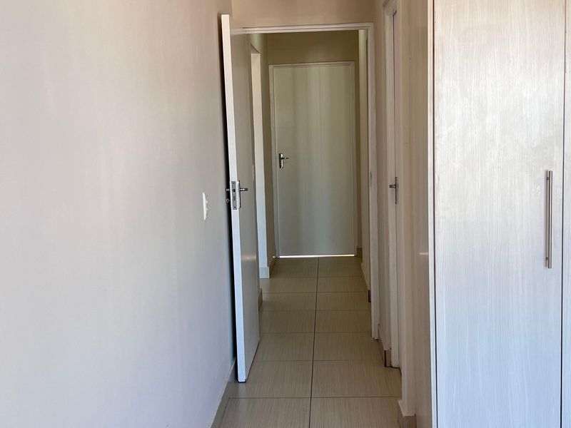 Immaculate  3 Bedroom Apartment To Let in Parklands Available 1 May 2026 - Photo 10