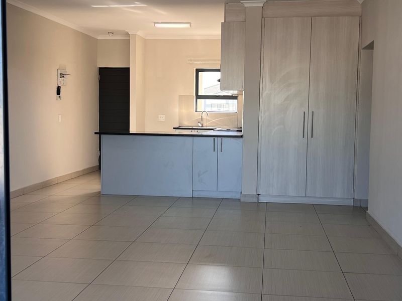 Immaculate  3 Bedroom Apartment To Let in Parklands Available 1 May 2026 - Photo 7