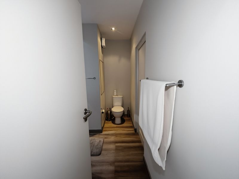 77 sqm ONE BED PET FRIENDLY GARDEN GEM - Photo 8