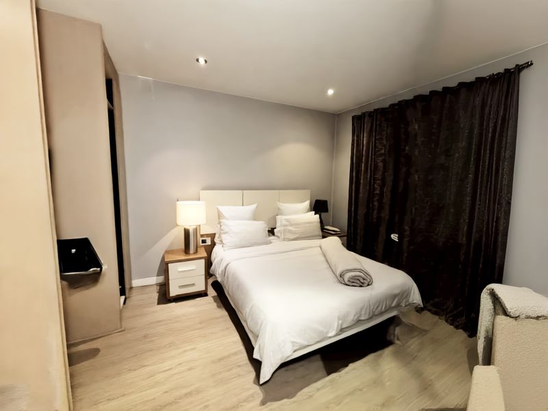 77 sqm ONE BED PET FRIENDLY GARDEN GEM - Photo 6
