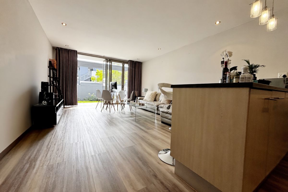 77 sqm ONE BED PET FRIENDLY GARDEN GEM - Photo 4