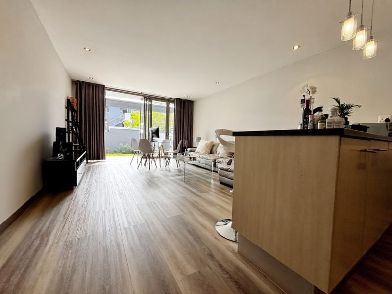 77 sqm ONE BED PET FRIENDLY GARDEN GEM - Photo 4
