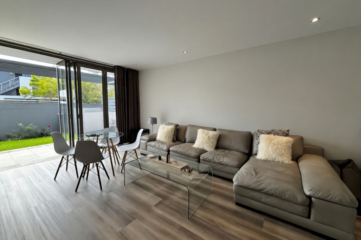 77 sqm ONE BED PET FRIENDLY GARDEN GEM - Photo 2