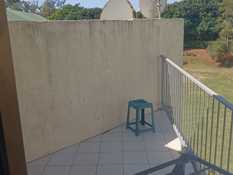 3 Bedroom Flat in a Secure Complex - Photo 7