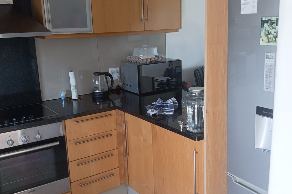 3 Bedroom Flat in a Secure Complex - Photo 2