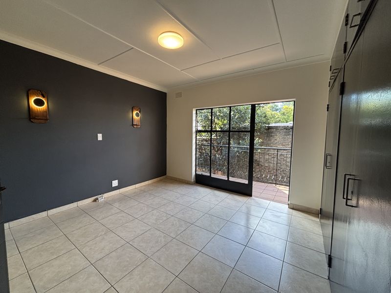 Modern, Move-In Ready Townhouse with Private Garden in Secure Complex - Photo 10