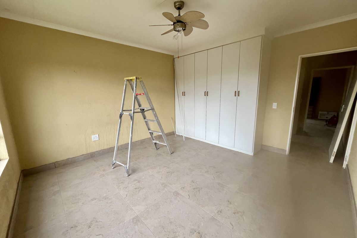 Newly Renovated 2 Bedroom House To Let in Stonehenge - Photo 5