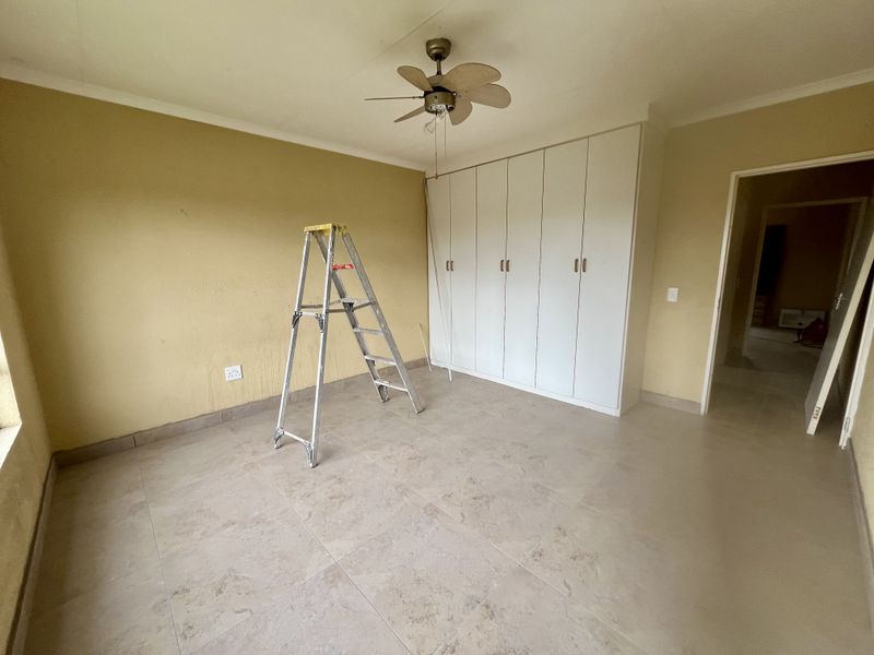 Newly Renovated 2 Bedroom House To Let in Stonehenge - Photo 5