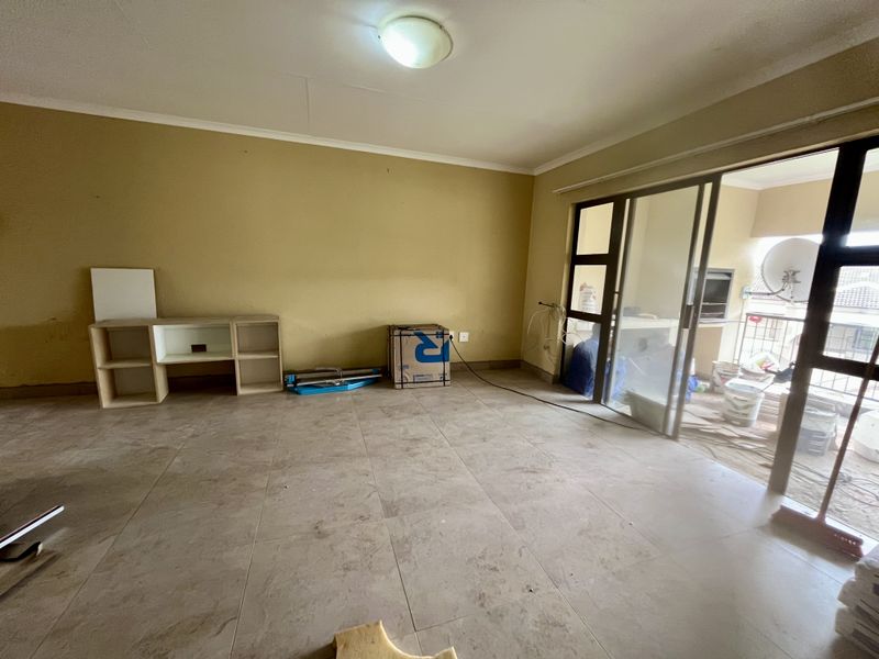 Newly Renovated 2 Bedroom House To Let in Stonehenge - Photo 3