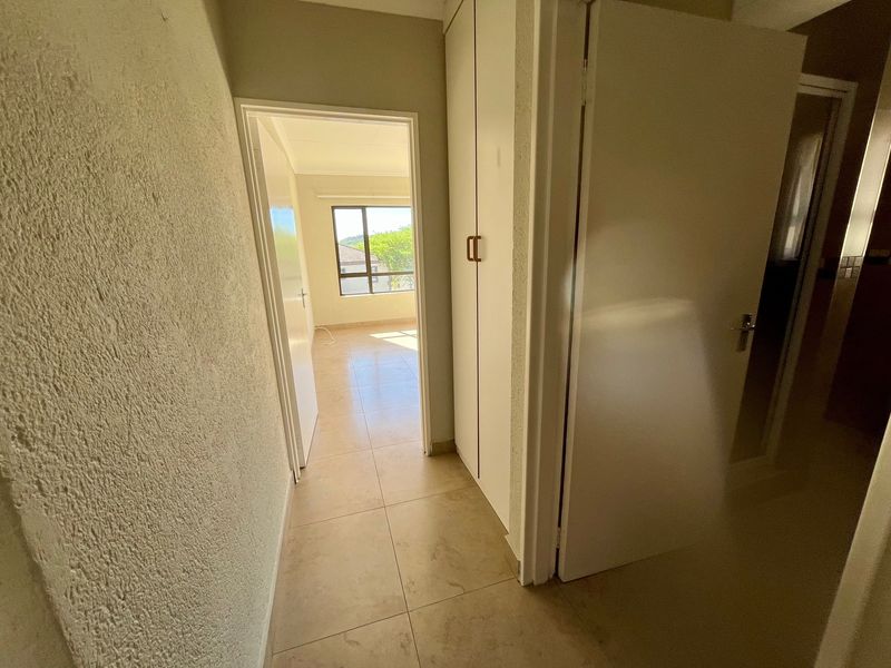 Newly Renovated 2 Bedroom House To Let in Stonehenge - Photo 9