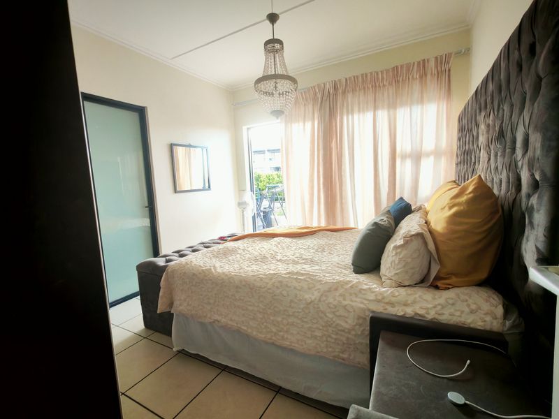 2 BED APARTMENT - Photo 7