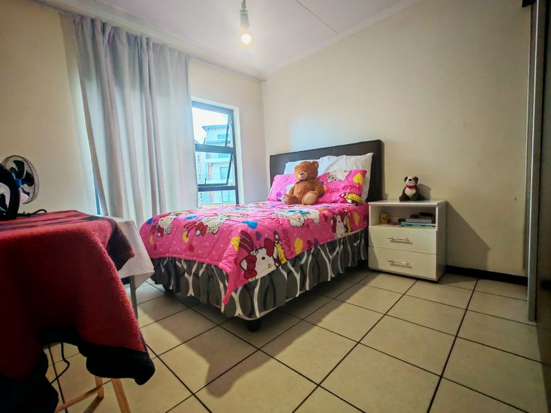 2 BED APARTMENT - Photo 10