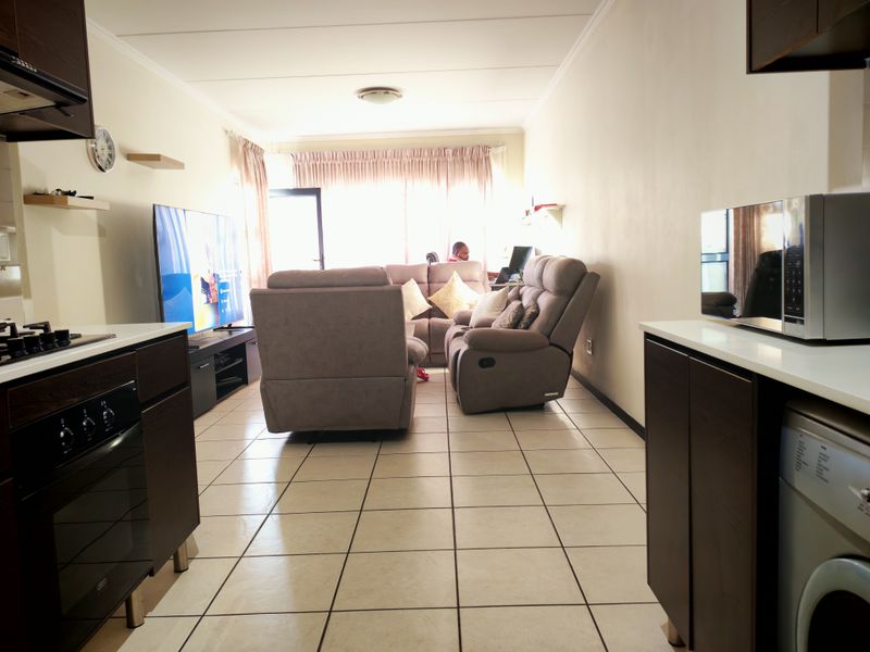 2 BED APARTMENT - Photo 4