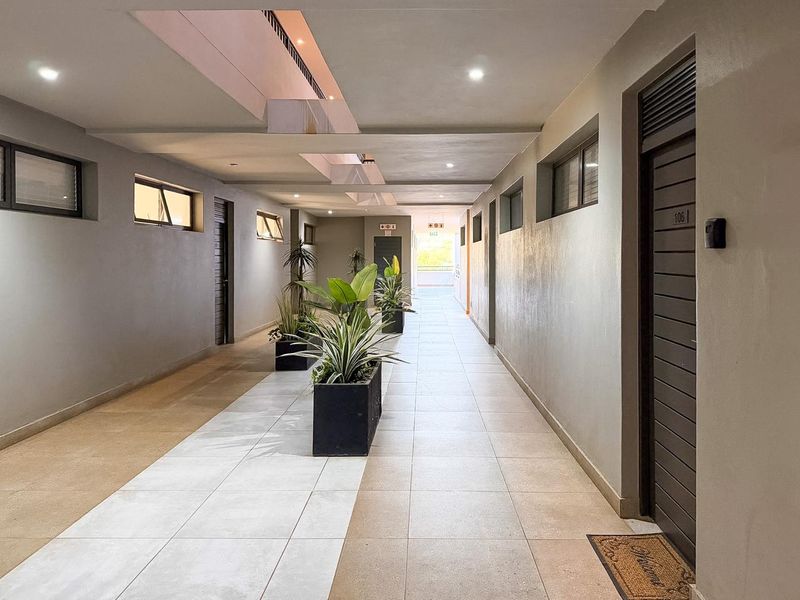 INVESTMENT-READY 2-BEDROOM APARTMENT - Photo 4