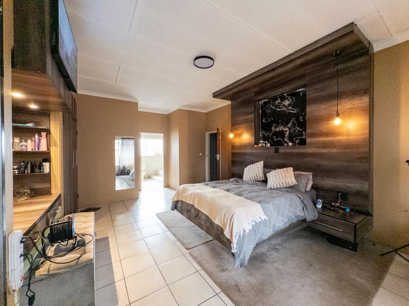 Four bedroom home for sale - Photo 8