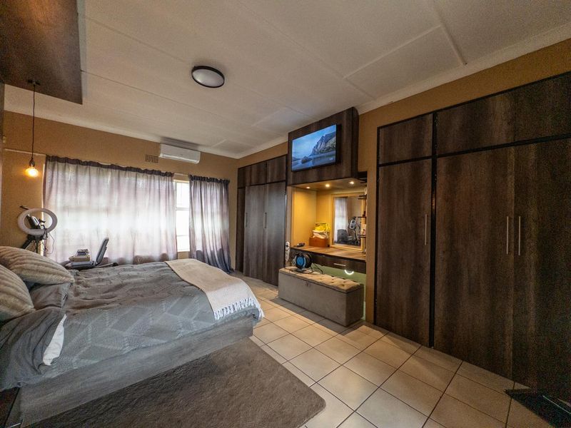 Four bedroom home for sale - Photo 7