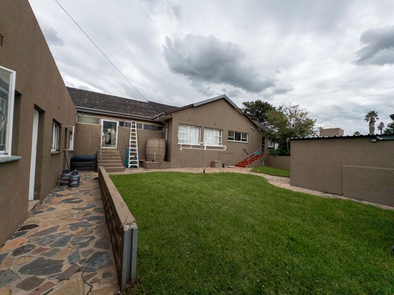 Four bedroom home for sale - Photo 2