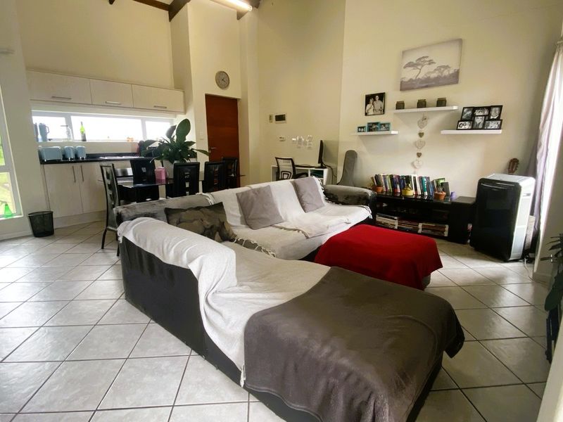 High Ceilings- High Potential - Photo 7