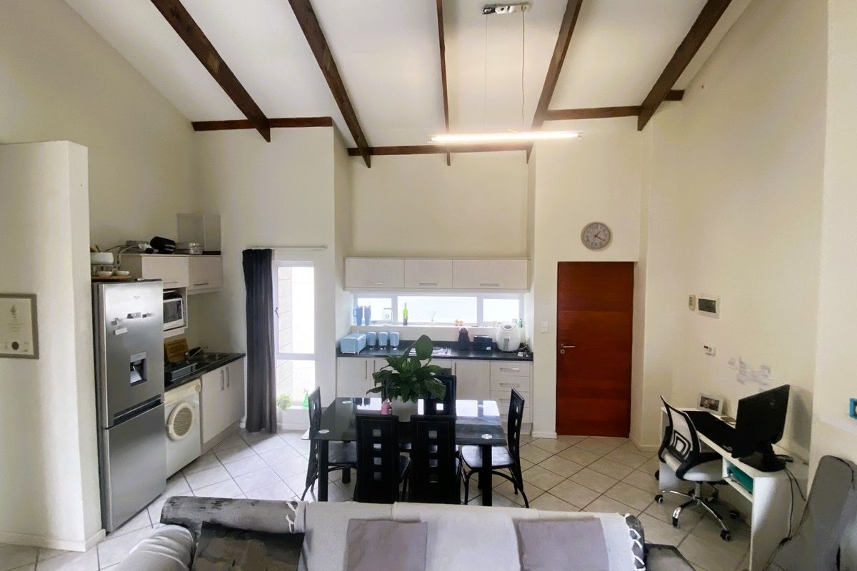 High Ceilings- High Potential - Photo 3