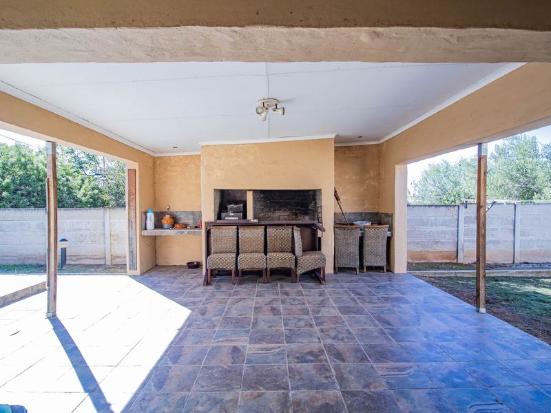 Spacious 4-Bedroom Entertainer’s Dream – Walking Distance to Schools - Photo 8