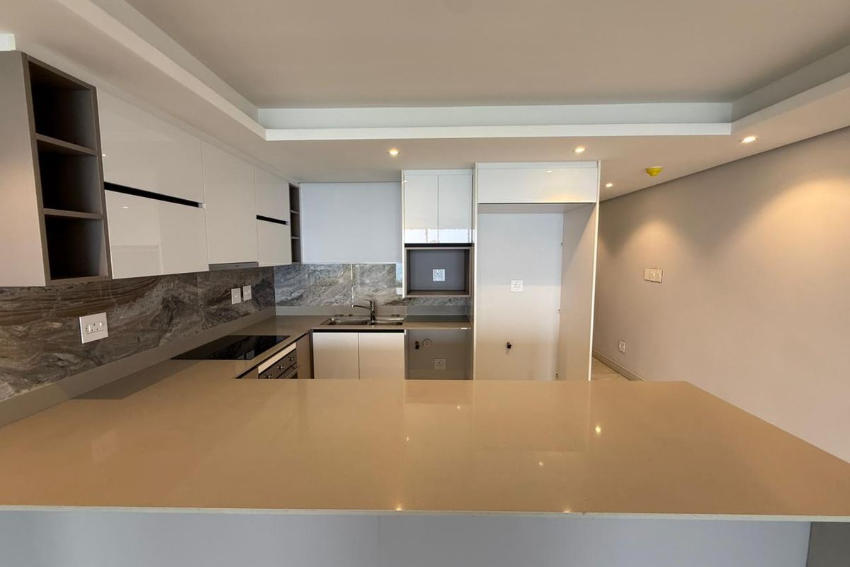 Modern 3 Bedroom Apartment with Sea Views in Skye Ridgeside - Photo 2