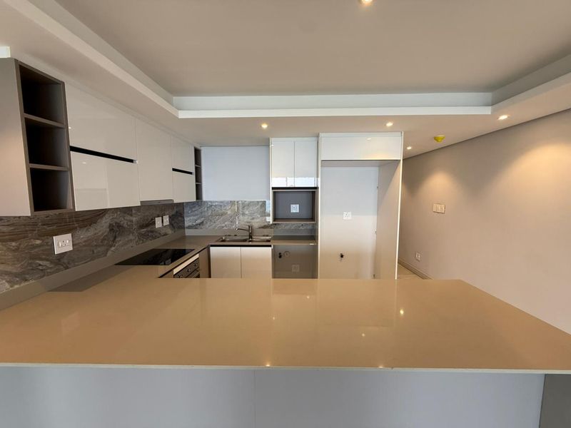 Modern 3 Bedroom Apartment with Sea Views in Skye Ridgeside - Photo 2