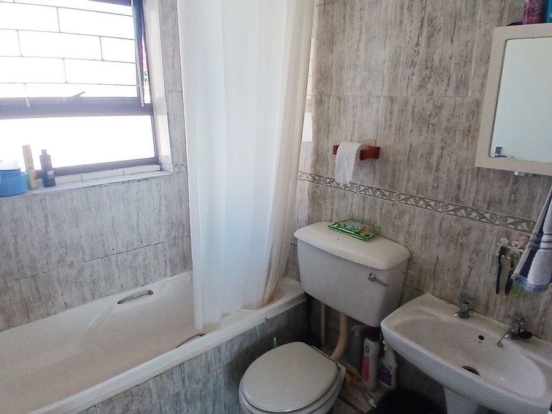 OVERBAAKENS 3 BED 1 BATH HOUSE FOR RENT - Photo 6