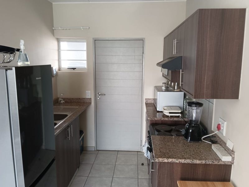 2 Bedroom Apartment in Bridge City - Photo 2